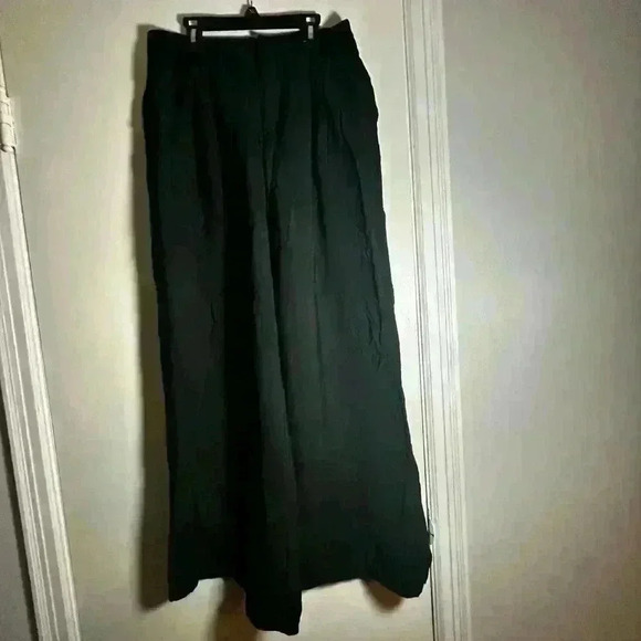 NWOT Women’s A New Day Wide Leg Gauze Dress Pants Black. Side Pockets. Size: 8. - Picture 1 of 8